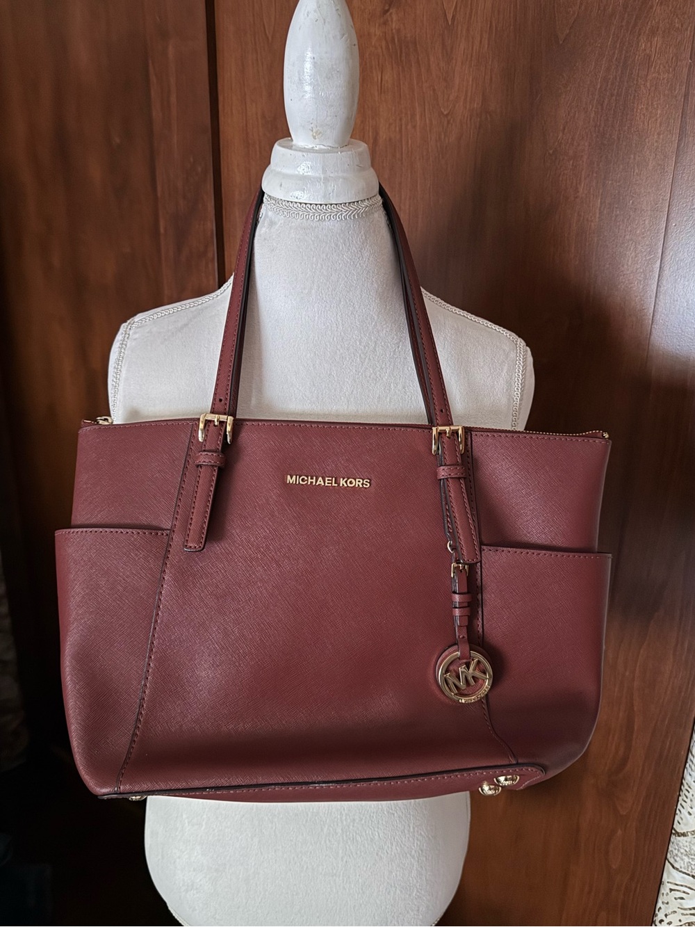 ⚜️👜MICHAEL KORS CHARLOTTE SAFFIANO BURGUNDY LEATHER TOTE BAG 👜⚜️